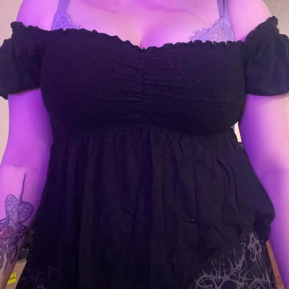 No Boundaries Black Off-Shoulder Top - Picture 1 of 3